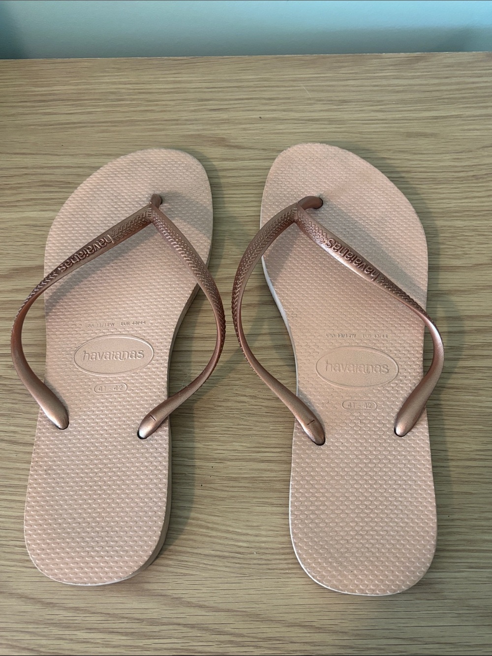Havaianas Women’s Metallic Rose Flip Flop Sandals